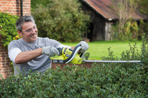 Häcksax Ryobi OHT1855R