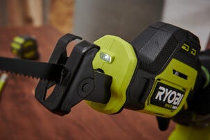 Ryobi Brushless Compact bajonettsag LED 18 V