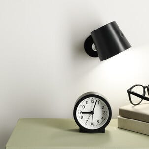 Analog väckarklocka med tysta visare, 8,9 cm