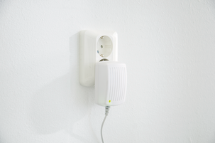 Muuntaja rullaverhon 12 V:n moottoriin 