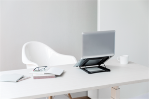 Vikbart laptopställ, Deltaco DELO-0200