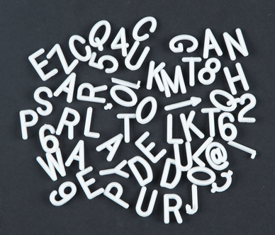 Naga bokstaver og siffere til bokstavtavle 