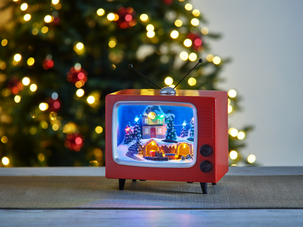 Juleby, tv med lys og musikk