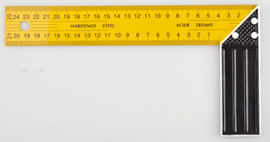 Vinkelhake med millimeterskala