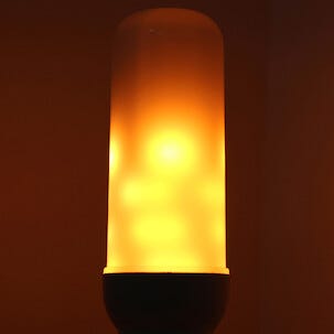Liekkilamppu LED E14