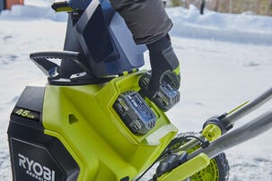 Ryobi batteridrevet snøfreser RY18STX45A-0