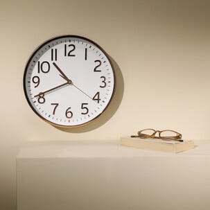 Väggklocka i rose, 29 cm