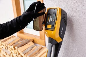 Stiga ST300E Kit batteridriven snöskyffel, 1 batteri 48 V