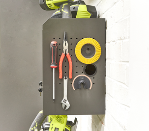 Ryobi verktygsskåp RHWS-01, väggmonterat med dörr