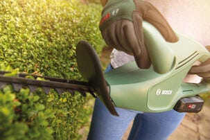 Häcksax Bosch Easy Hedgecut 18-45