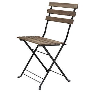 Utemöbler, bord och två stolar