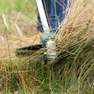 Bosch AFS 23-37 röjsåg elektrisk, med tråd och knivar