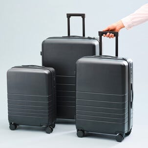 Resväska med 4 hjul, 58 l, svart, 10 års garanti