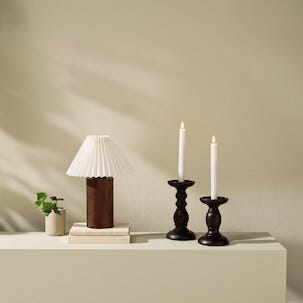 Kynttilänjalka puuta, musta