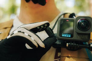 GoPro Contacto sett med magnetisk luke og strømkabler