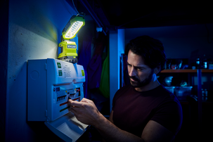 Ryobi arbetsbelysning 900 lm R18ALP-0 One+, batteridriven    