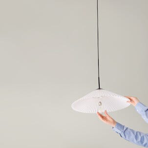 Northlight Ines plissert taklampe hvit, 45 cm