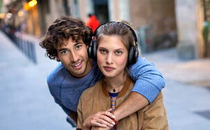 JBL Live650BTNC Vastamelukuulokkeet