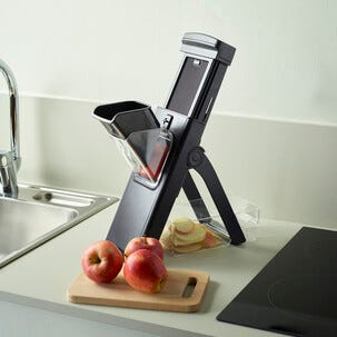 Mandoliini keittiöön, käsikäyttöinen vihannesleikkuri