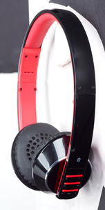 Langaton kuulokemikrofoni