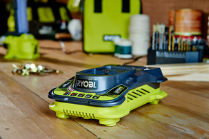 Ryobi laddare ONE+ 18 V RC18150