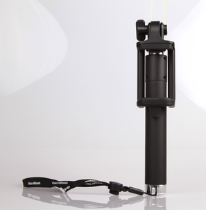 Selfiekeppi, jossa kaukolaukaisin