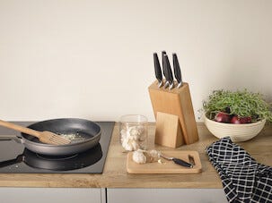 Knivblock i trä för 5 knivar