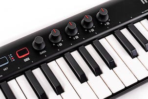 MIDI-koskettimet, Keyboard, IK Multimedia iRig Keys 2