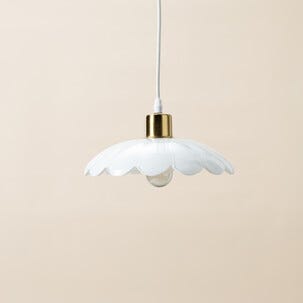 Britta taklampe i glass, blomst, hvit, Northlight