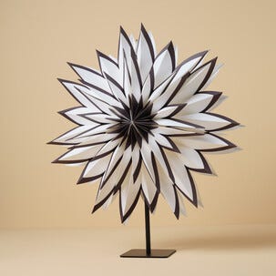 Adventsstjärna vit och svart papper, 60 cm