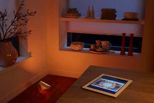 LED-pöytävalaisin Philips Hue Iris