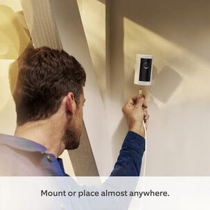 Ring Plus Plug-In overvåkningskamera utendørs 2K