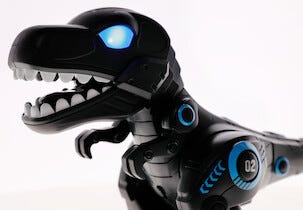 Radiostyrd dinosaurie, från 6 år