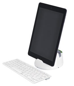 Bluetooth-tangentbord med ställ 