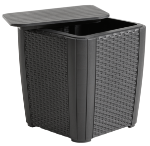 Utemøbler, bord og to stoler