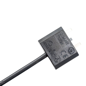 Ujordet lampestøpsel DCL med 15 cm ledning, svart