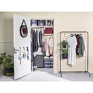 Klesstativ med skohylle