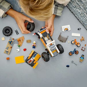 LEGO City Seikkailuja nelivetomaasturilla 60387, yli 6-vuotiaille