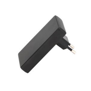 Väggladdare USB-C USB-A vinklad, 45 W