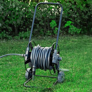 Slangvagn med 20 meter slang, kopplingar och sprutpistol