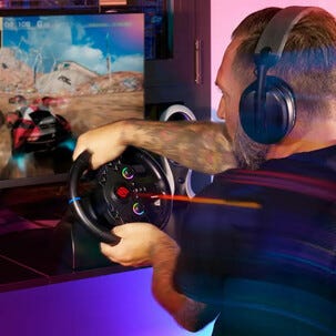 Superdrive 220 RS-5 gamingratt og pedaler, PS5 datamaskin