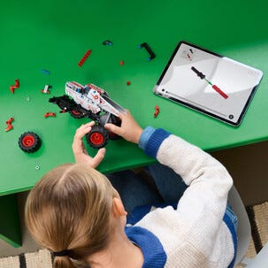 LEGO Technic Monster Jam ThunderROARus med pull-back 42200