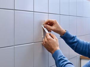 Itsekiinnittyvät ruuvit Tesa, harmaa