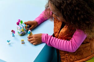 LEGO Friends Iskrem- og ballongkiosk 42692, fra 6 år