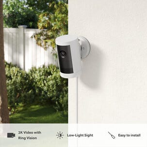 Ring Plus Plug-In overvåkningskamera utendørs 2K