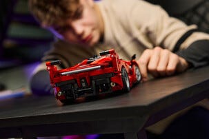 LEGO Technic Ferrari FXX K bilmodell 42212, fra 10 år
