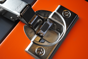 Skåpgångjärn Blum