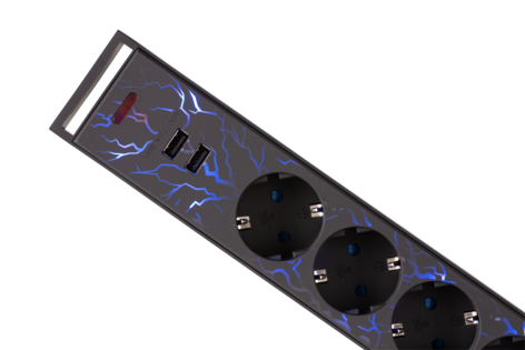 Pelijatkojohto jossa RGB-valot ja USB