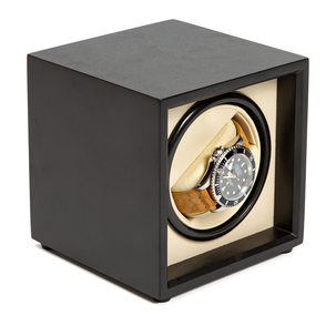 Kellonpyöritin, jossa USB-C-liitin