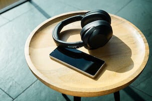 Sony ULT Wear trådlösa over ear hörlurar ANC